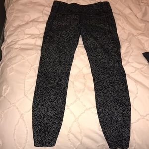 Lululemon leggings size 4 7/8